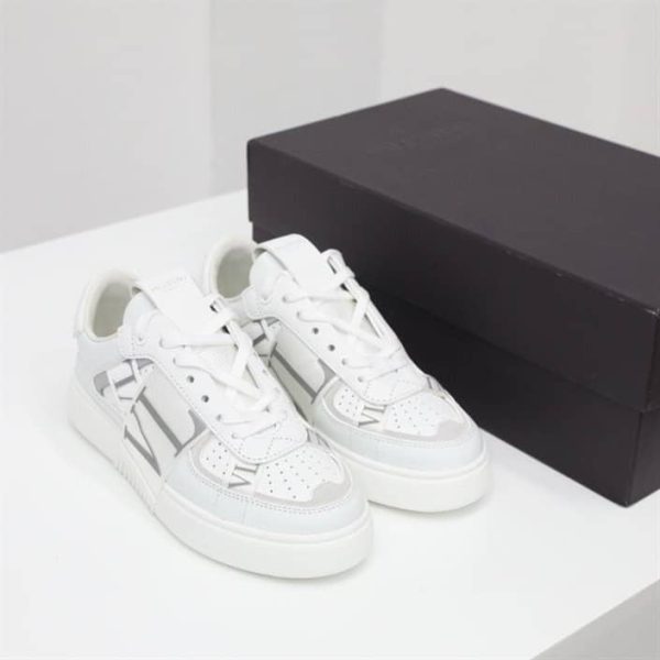 LOW-TOP CALFSKIN VL7N SNEAKER WITH BANDS – VLS031