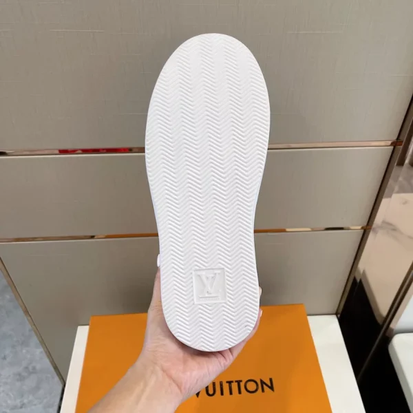 LV BEVERLY HILLS SNEAKER – LSVT303 - Image 5