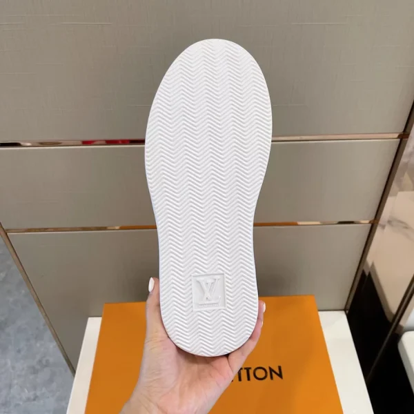LV BEVERLY HILLS SNEAKER – LSVT304 - Image 4