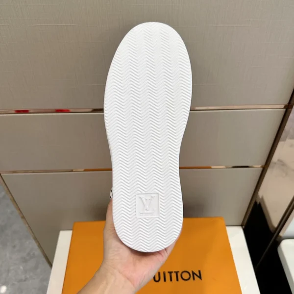 LV BEVERLY HILLS SNEAKER – LSVT308 - Image 4