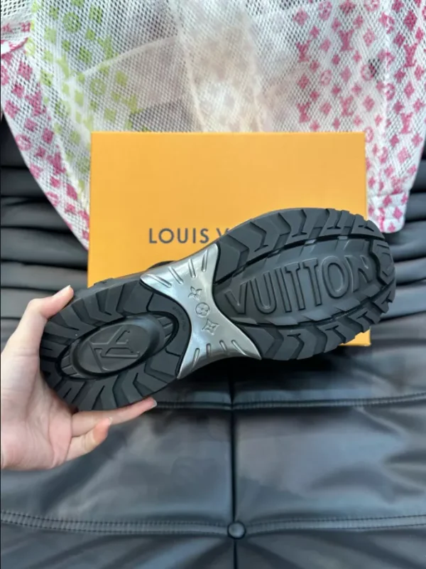 LV DISCOVERY ANKLE BOOT – LSVT333 - Image 5
