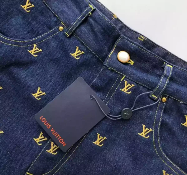 LV Embroidered Signature Denim Shorts – SW241 - Image 8