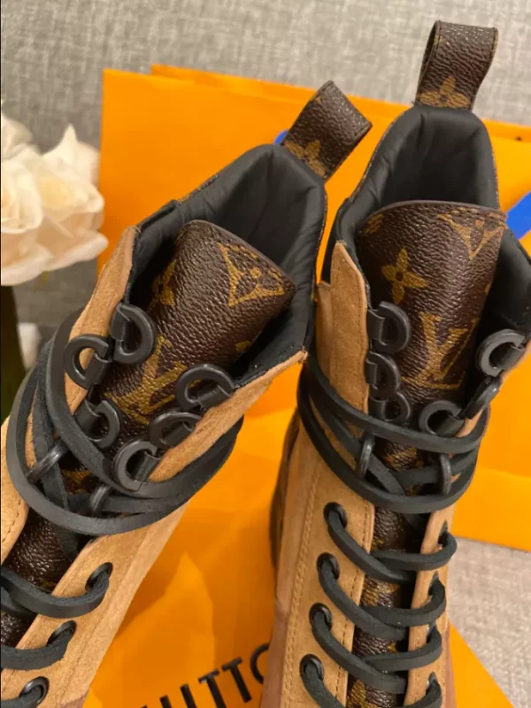 LV LAUREATE PLATFORM DESERT BOOT – WLS029 - Image 3