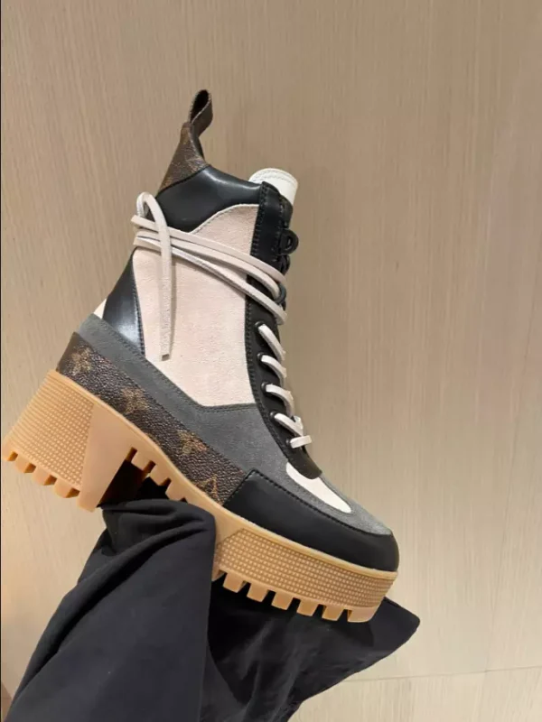 LV LAUREATE PLATFORM DESERT BOOT – WLS030 - Image 2
