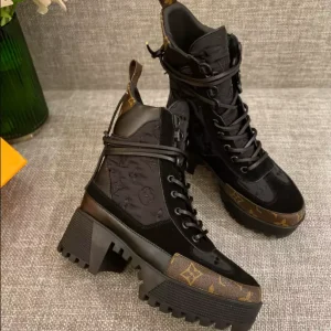 LV LAUREATE PLATFORM DESERT BOOT – WLS032