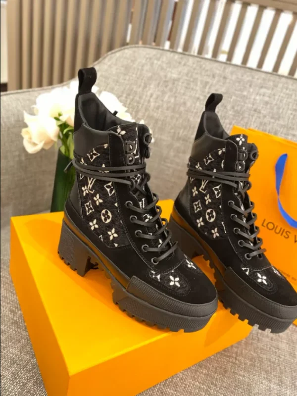 LV LAUREATE PLATFORM DESERT BOOT – WLS034 - Image 2