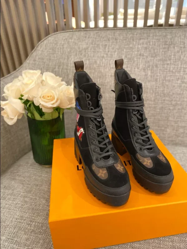 LV LAUREATE PLATFORM DESERT BOOT – WLS035 - Image 2