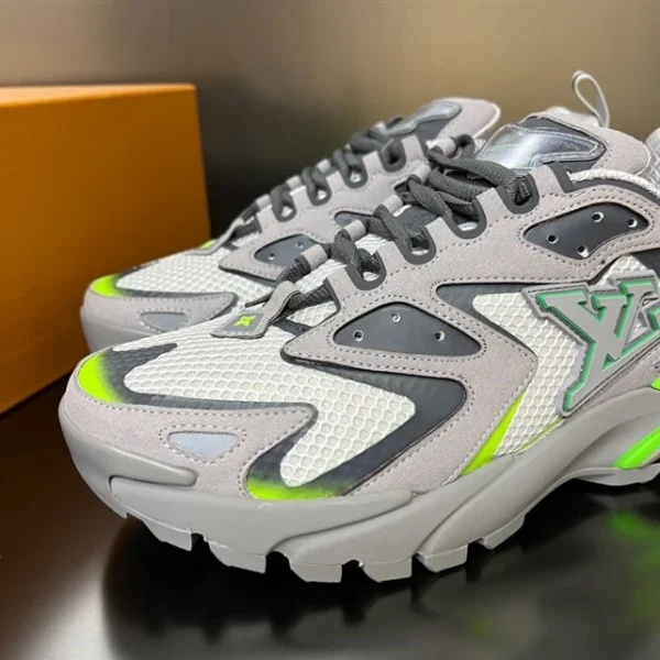 LV RUNNER TATIC SNEAKER – LSVT282 - Image 4