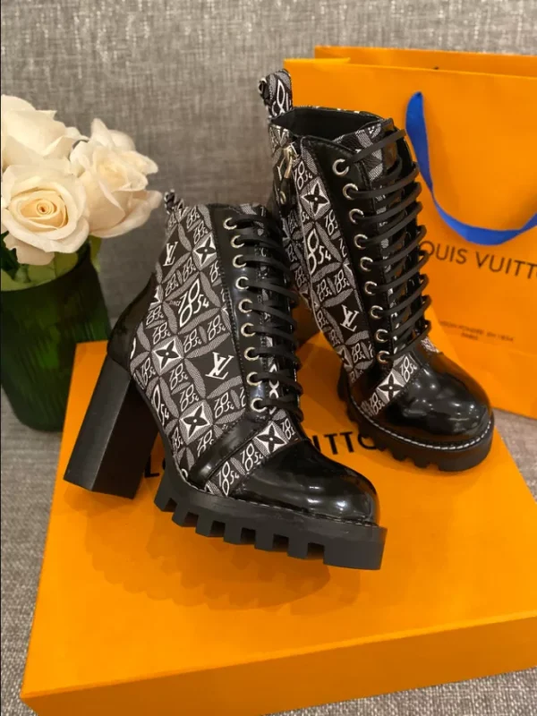 LV STAR TRAIL ANKLE BOOT – WLS037