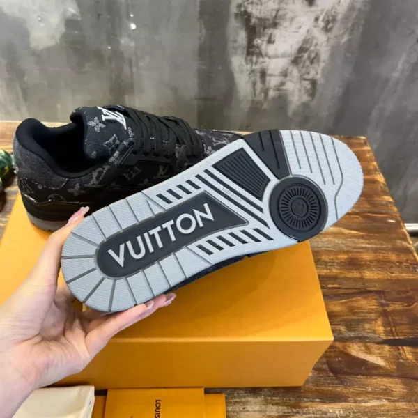LV TRAINER SNEAKER – LSVT321 - Image 6