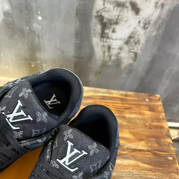 LV TRAINER SNEAKER – LSVT321 - Image 4