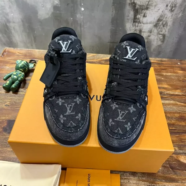 LV TRAINER SNEAKER – LSVT321 - Image 7