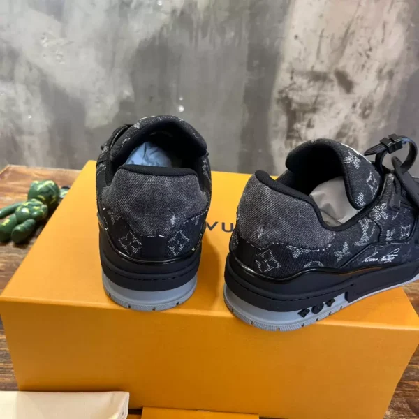 LV TRAINER SNEAKER – LSVT321 - Image 8