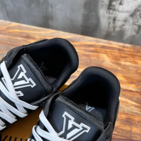 LV TRAINER SNEAKER – LSVT341 - Image 4