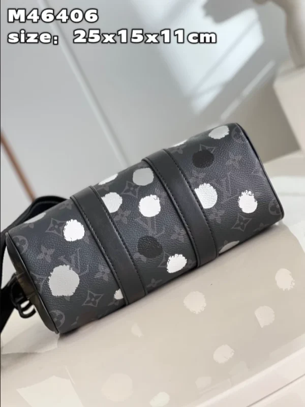 LV X YK BANDOULIÈRE KEEPALL 25 MONOGRAM ECLIPSE CANVAS – WLM560 - Image 10
