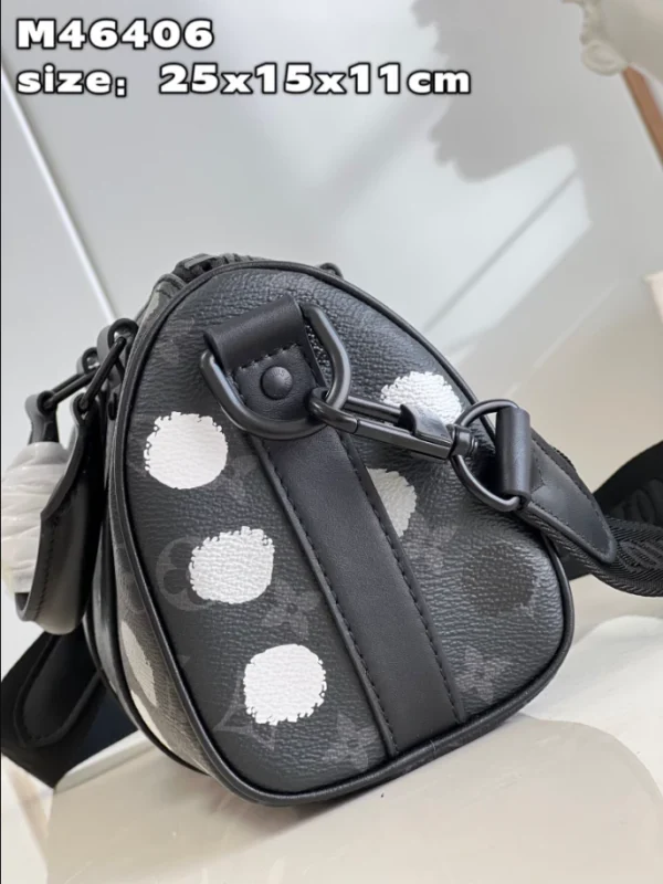 LV X YK BANDOULIÈRE KEEPALL 25 MONOGRAM ECLIPSE CANVAS – WLM560 - Image 7