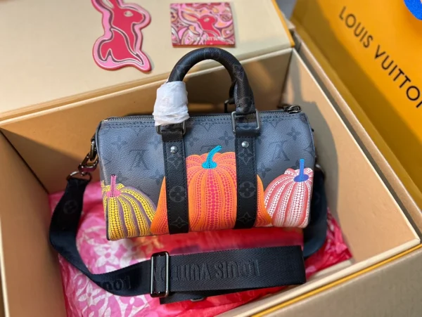 LV X YK KEEPALL 25 MONOGRAM ECLIPSE CANVAS – WLM559 - Image 3