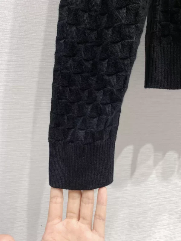 Louis Vuitton Damier Signature Crewneck – SLV028 - Image 9