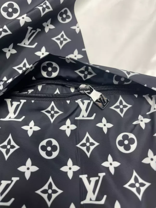 Louis Vuitton Tracksuit – LC012 - Image 10