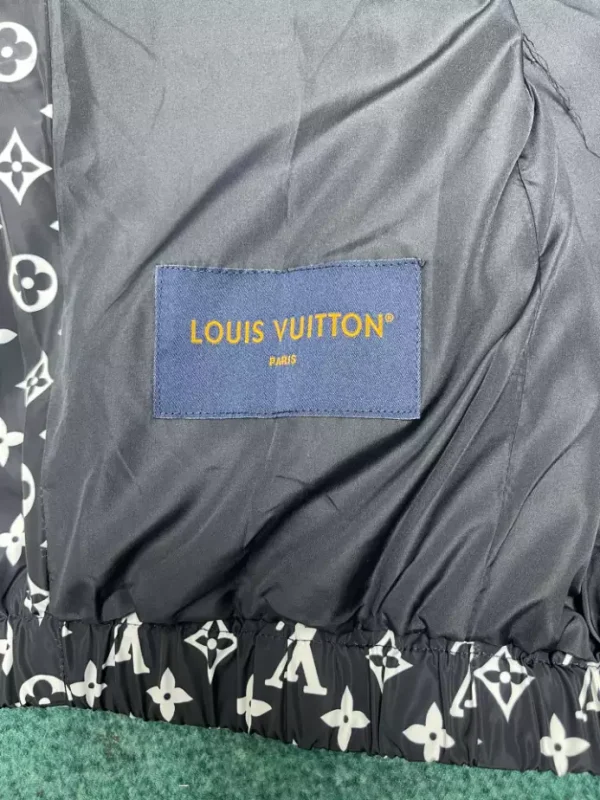 Louis Vuitton Tracksuit – LC012 - Image 11