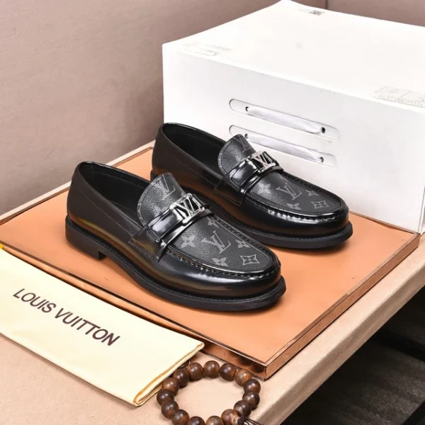 Louis Vuitton Loafers – LLV09