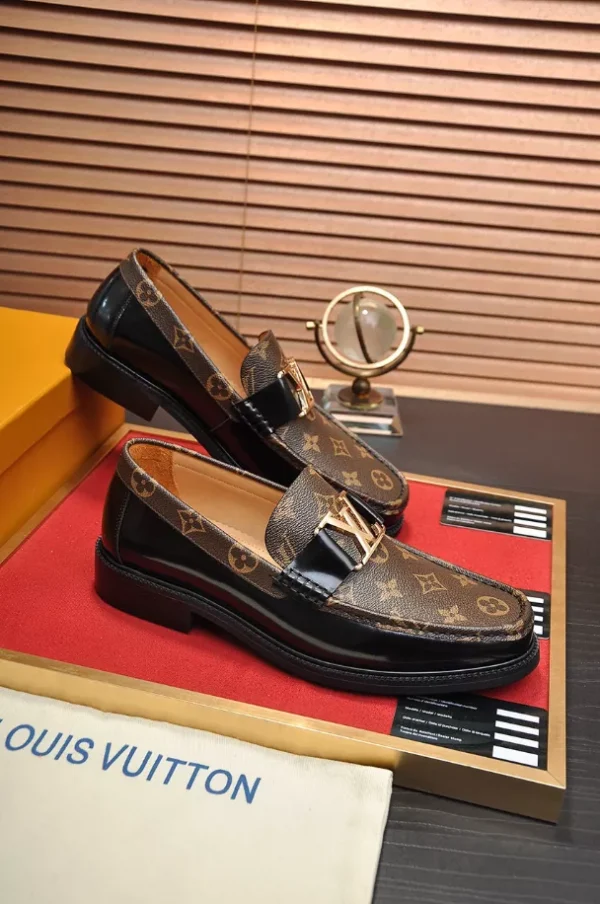 Louis Vuitton Loafers – LLV71