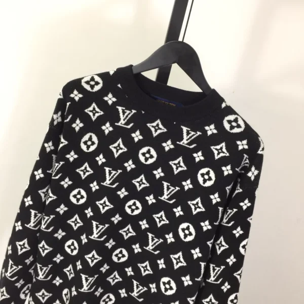 Louis Vuitton Sweater – SLV066 - Image 4