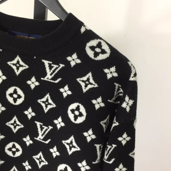 Louis Vuitton Sweater – SLV066 - Image 6