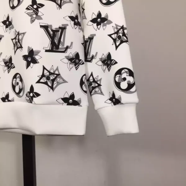 Louis Vuitton Sweater – SLV068 - Image 7