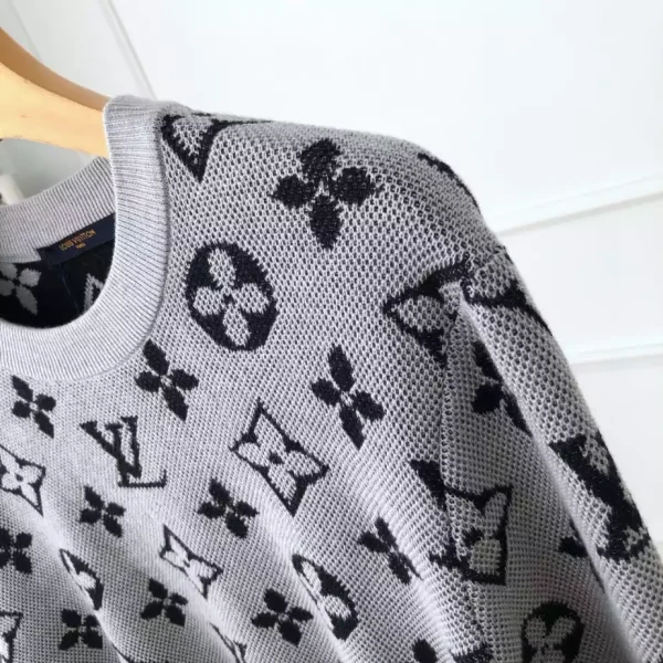 Louis Vuitton Sweater – SLV071 - Image 3