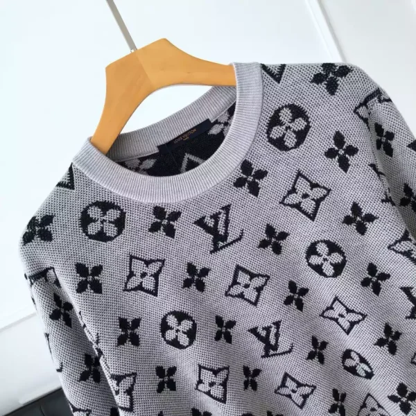 Louis Vuitton Sweater – SLV071 - Image 5