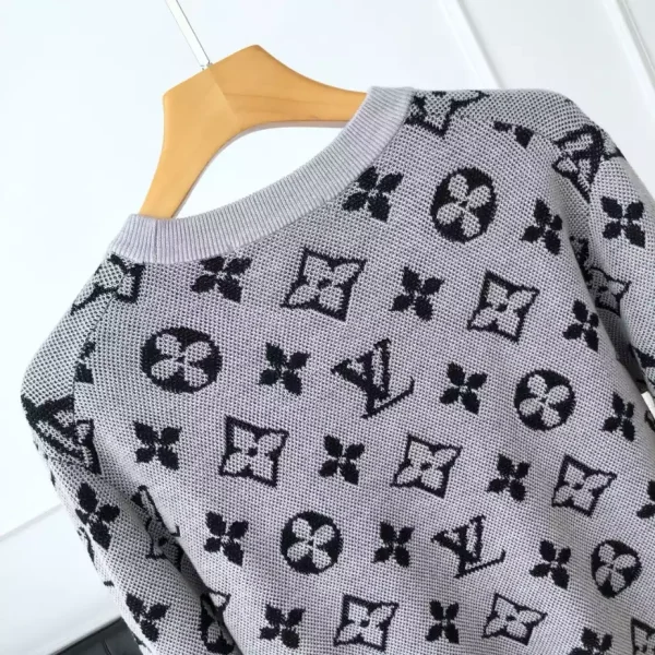 Louis Vuitton Sweater – SLV071 - Image 8