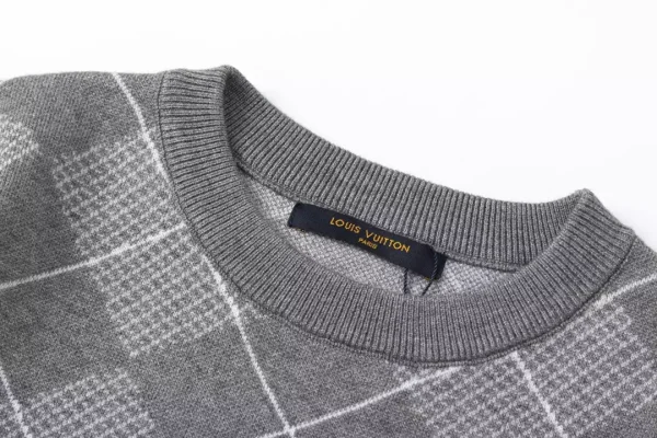 Louis Vuitton Sweater – SLV076 - Image 6