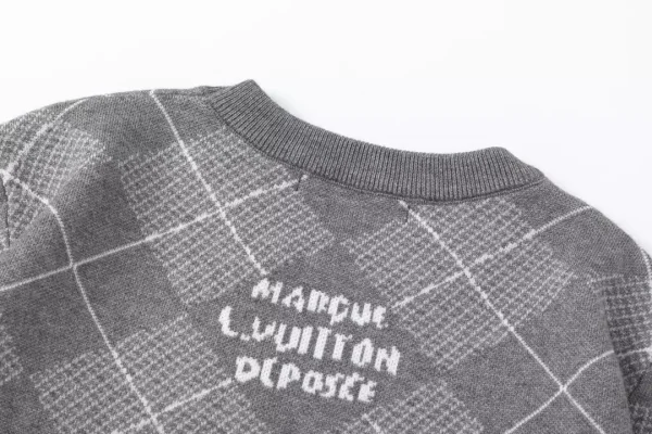 Louis Vuitton Sweater – SLV076 - Image 5
