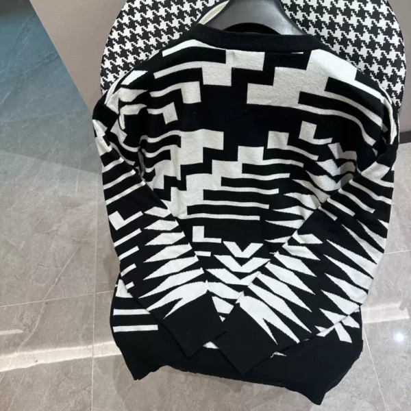 Louis Vuitton Wool Pullover – SLV046 - Image 3