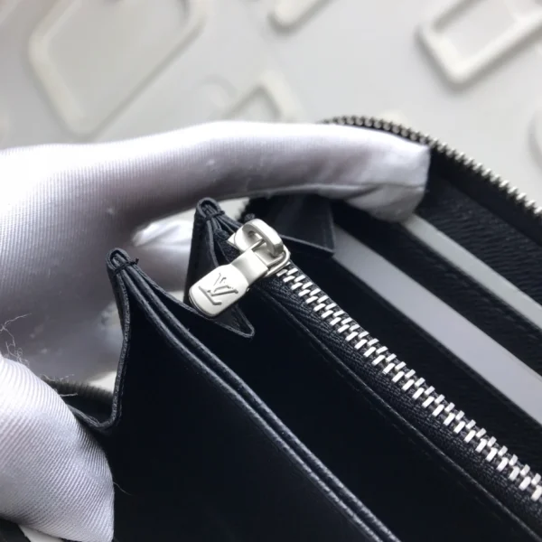 Louis Vuitton X Supreme Wallet Epi Black – WLM118 - Image 6