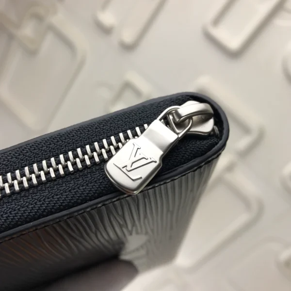 Louis Vuitton X Supreme Wallet Epi Black – WLM118 - Image 7