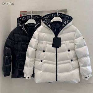Moncler Coat – MC019