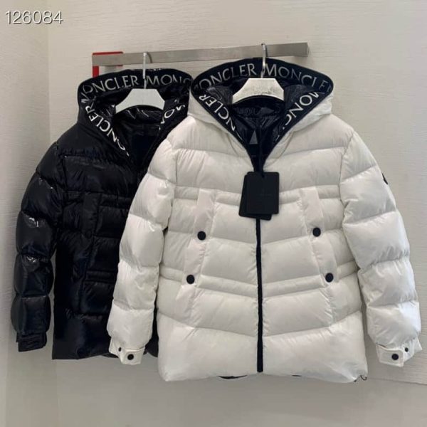 Moncler Coat – MC019