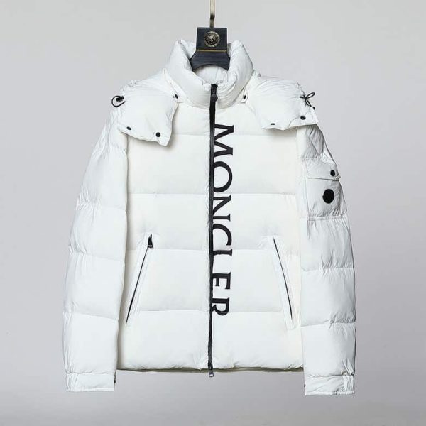 Moncler Coat – MC023