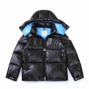 Moncler Coat – MC033