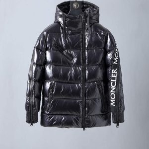 Moncler Coat – MC045
