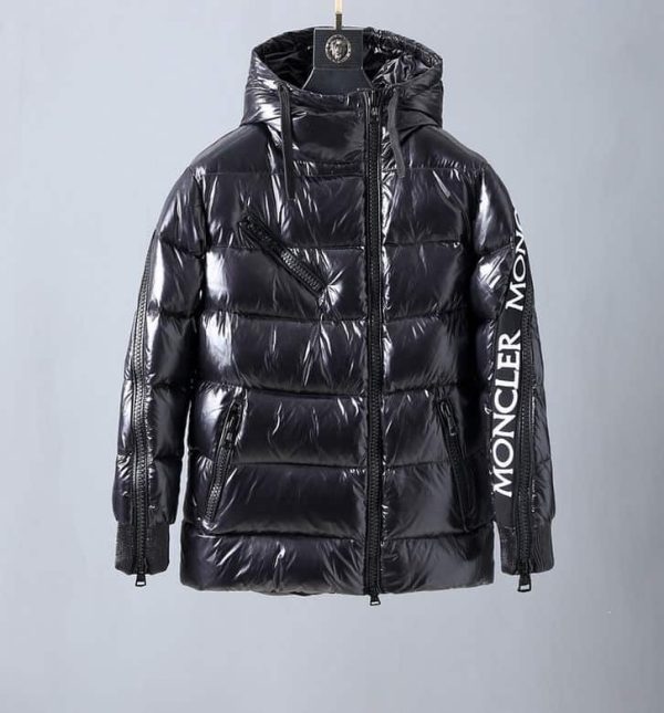 Moncler Coat – MC045