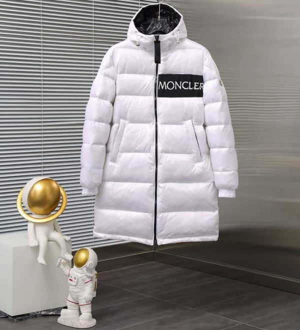 Moncler Coat – MC059