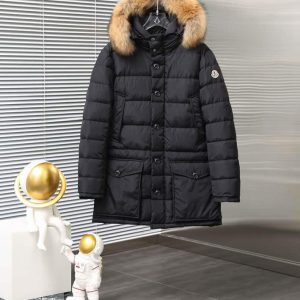 Moncler Coat – MC060