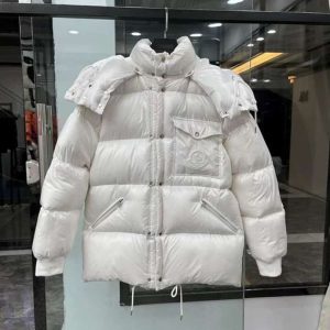 Moncler Coat – MC064