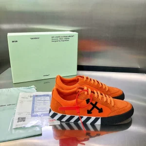 Off-White Low Vulcanized Distressed Sneakers – OFF60