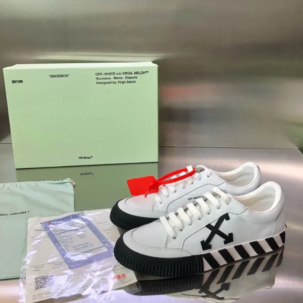 Off-White Low Vulcanized Distressed Sneakers – OFF61 - Image 3