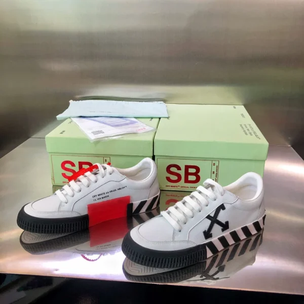 Off-White Low Vulcanized Distressed Sneakers – OFF61 - Image 4