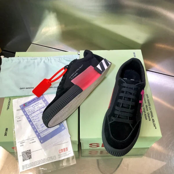 Off-White Low Vulcanized Distressed Sneakers – OFF62 - Image 5
